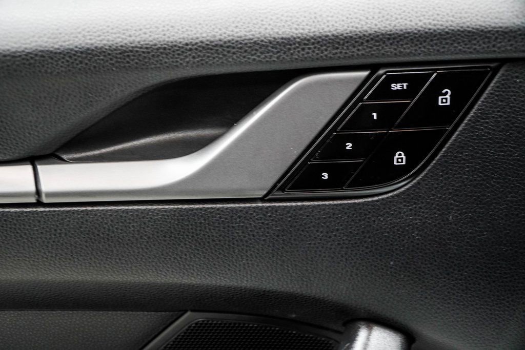 Used 2020 Porsche 911 Carrera S image 40