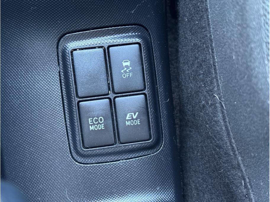 Used 2015 Toyota Prius C Three image 15