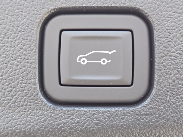 New 2027 Chevrolet Traverse LT w/ Sun and Wheel Package AWD/4WD image 21