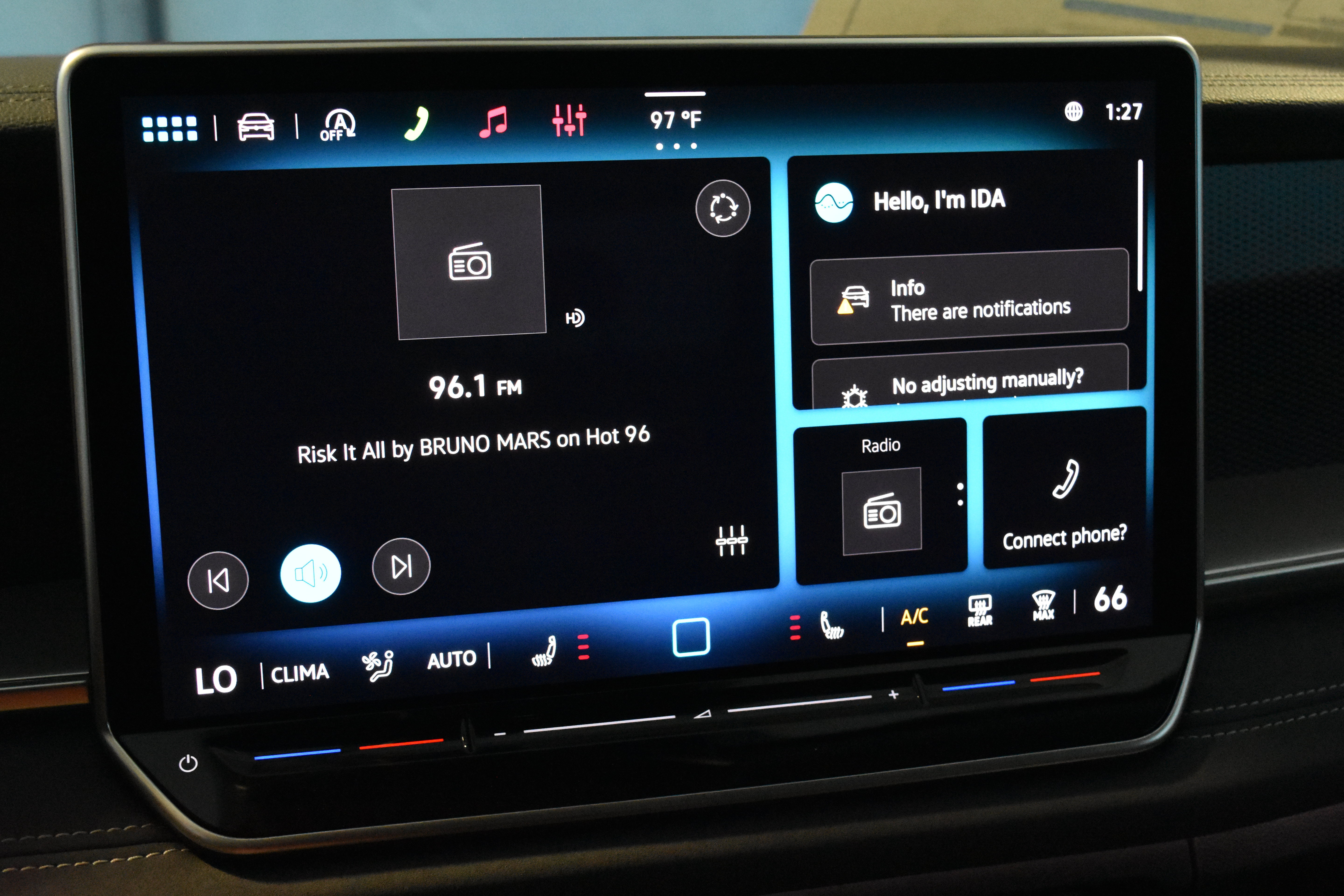 New 2026 Volkswagen Tiguan SE AWD/4WD image 9