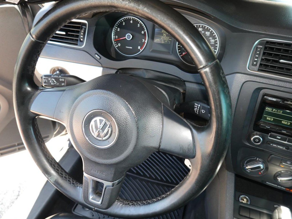 Used 2013 Volkswagen Jetta SE FWD image 13