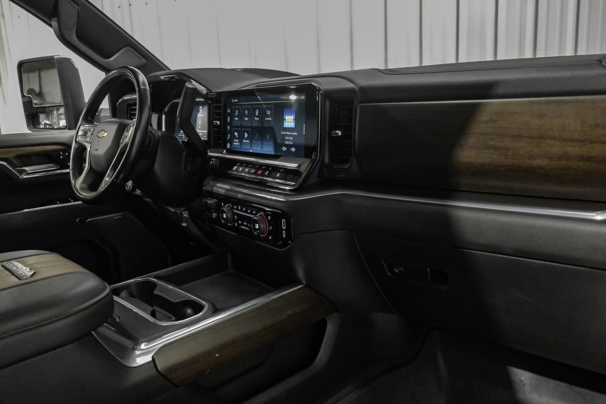Used 2024 Chevrolet Silverado 2500 High Country w/ High Country Premium Package image 13
