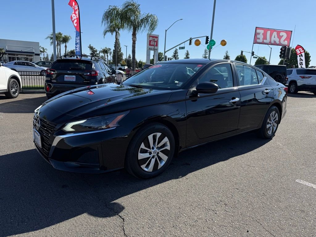 Used 2025 Nissan Altima 2.5 S image 3