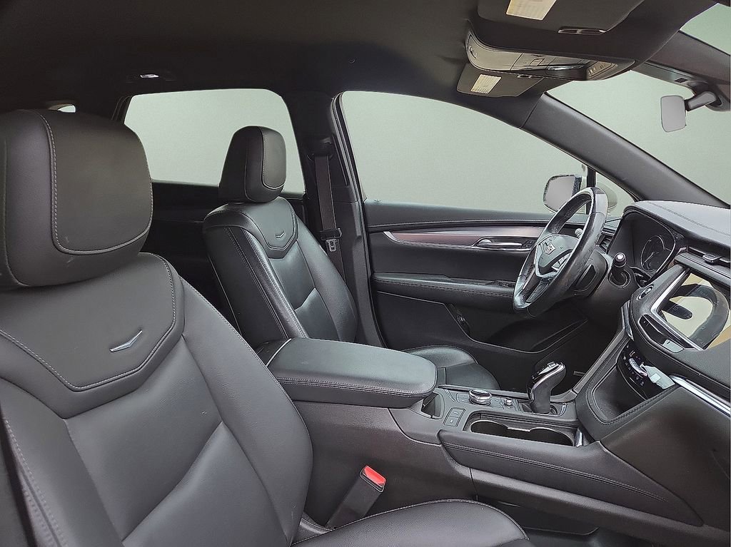 Used 2023 Cadillac XT5 Luxury w/ LPO, Floor Liner Package FWD image 12