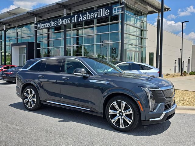 Used 2025 Cadillac Escalade IQ Luxury 2 w/ LPO, Premium Carpet Package AWD/4WD image 1