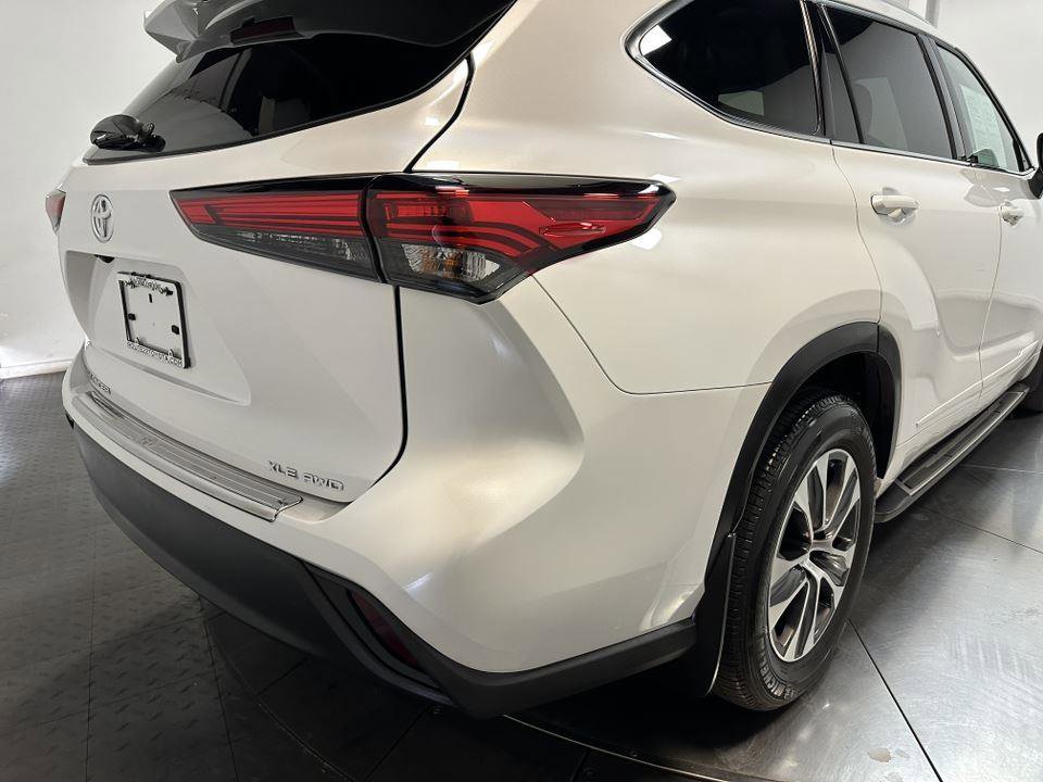 Certified 2022 Toyota Highlander XLE image 14
