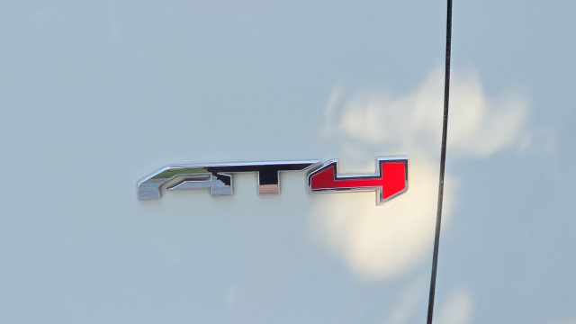 Used 2022 GMC Yukon XL AT4 w/ Technology Package AWD/4WD image 57