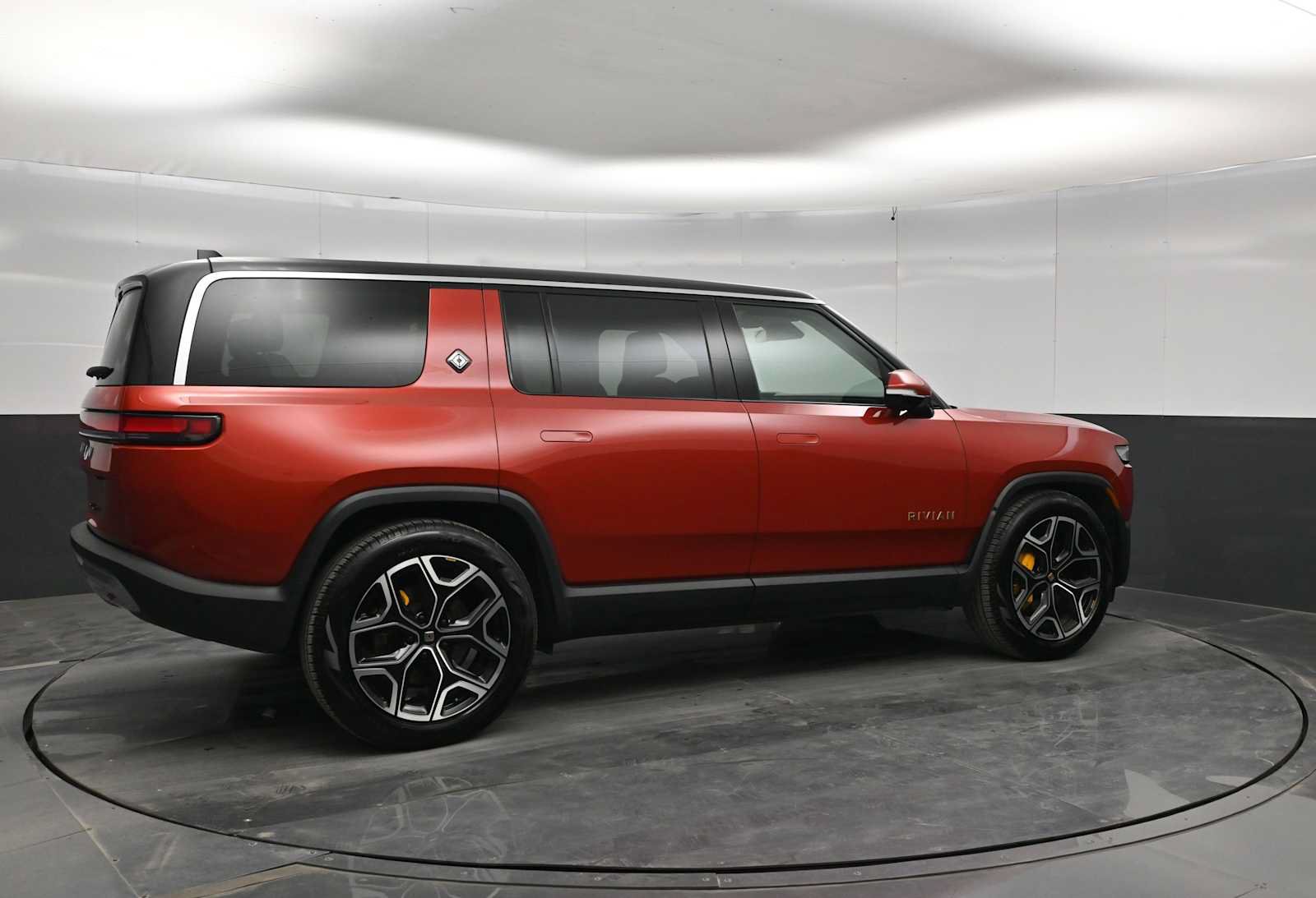 Used 2023 Rivian R1S Adventure Quad AWD/4WD image 8
