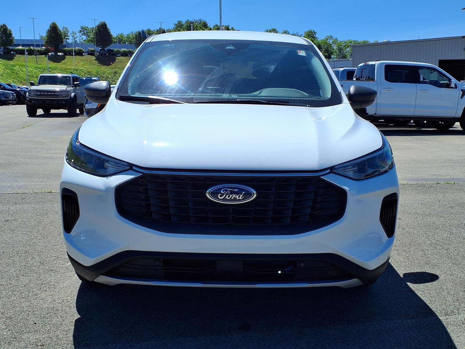 Certified 2023 Ford Escape Active w/ Tech Pack #1 AWD/4WD image 2