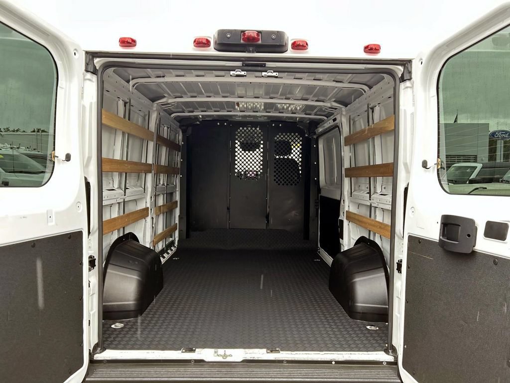 Used 2025 RAM ProMaster 2500 w/ U-Haul Equipment Group FWD image 11