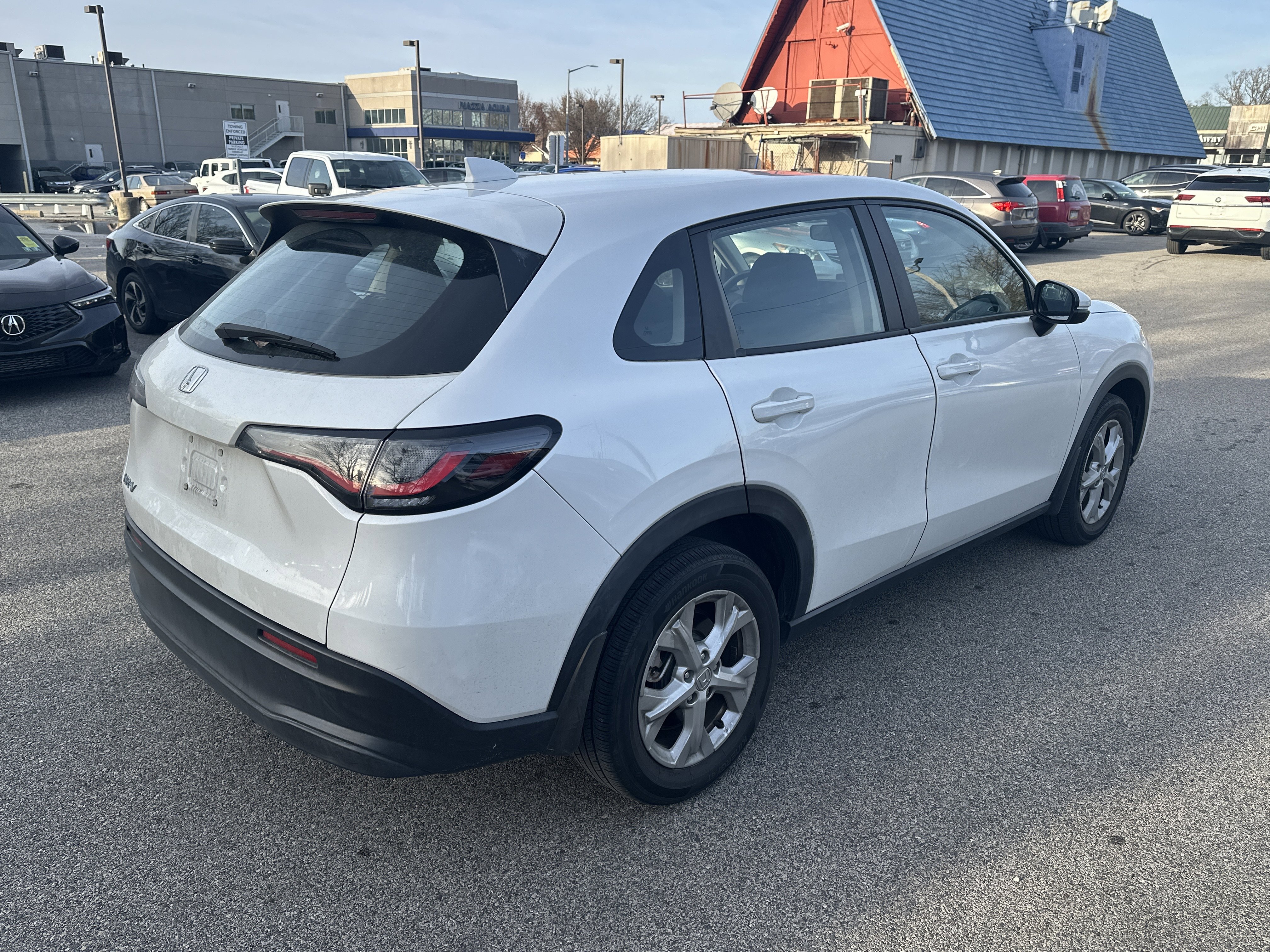 Used 2023 Honda HR-V LX image 5