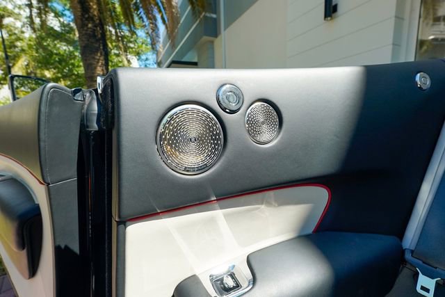 Used 2018 Rolls-Royce Dawn image 89