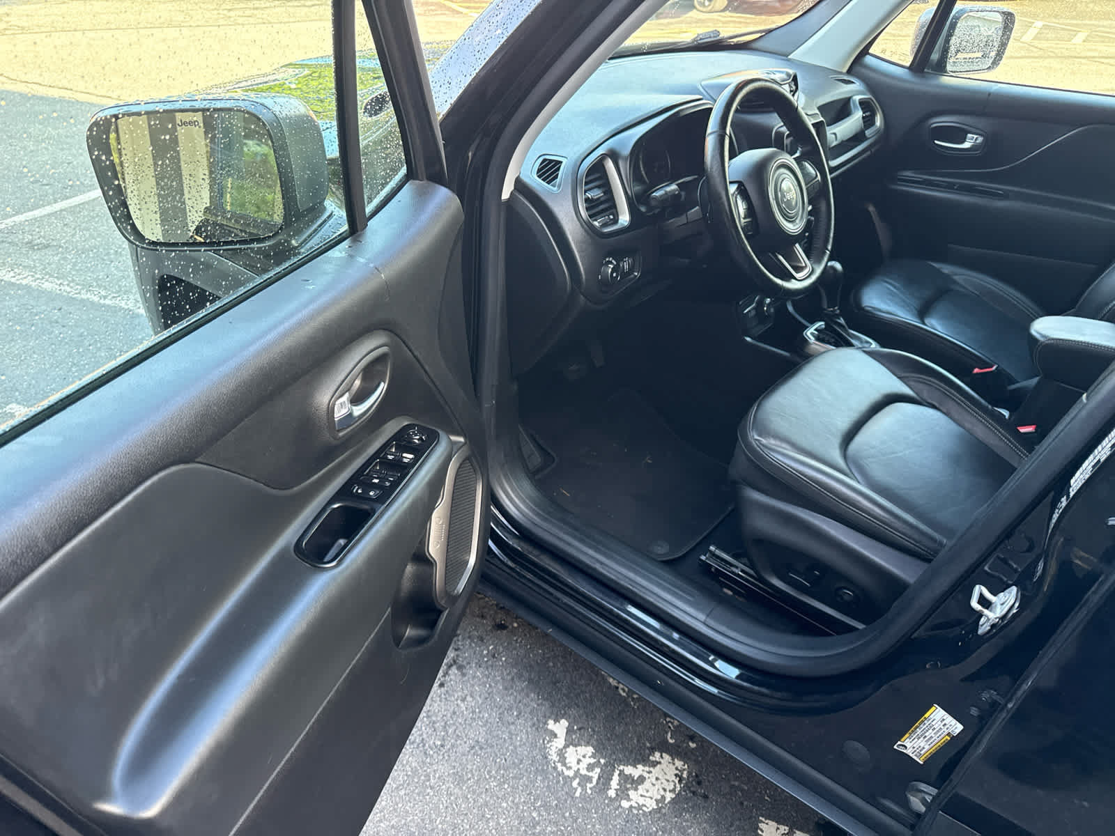 Used 2020 Jeep Renegade Limited w/ UConnect 8.4 Nav Group AWD/4WD image 14