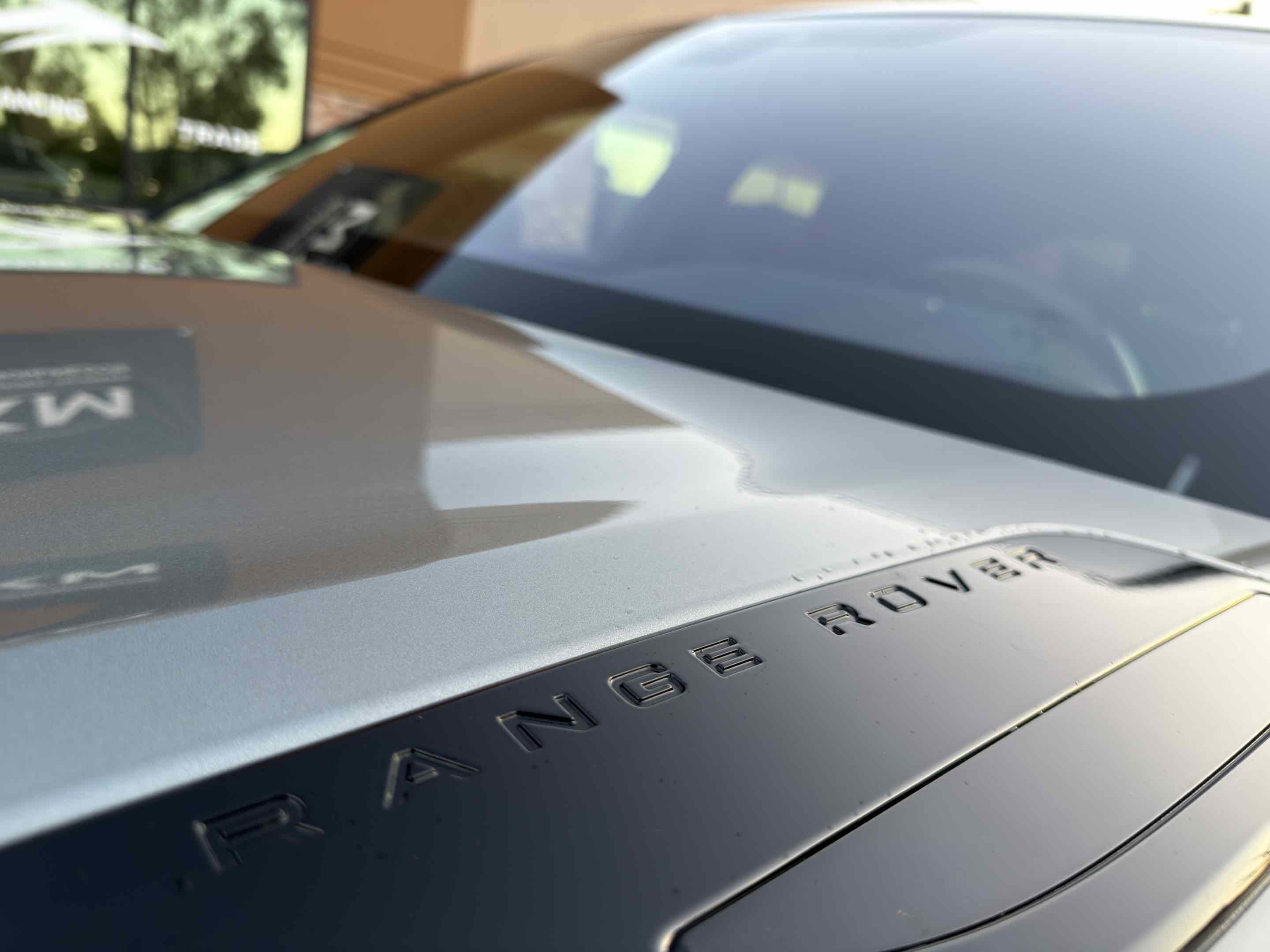 Used 2018 Land Rover Range Rover Velar R-Dynamic SE image 17