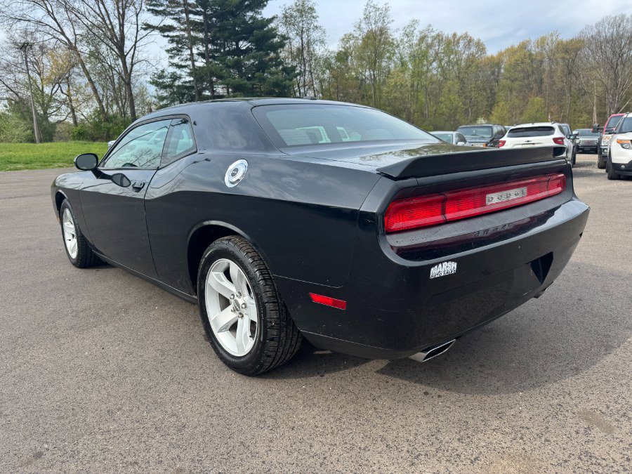 Used 2013 Dodge Challenger SXT RWD image 3