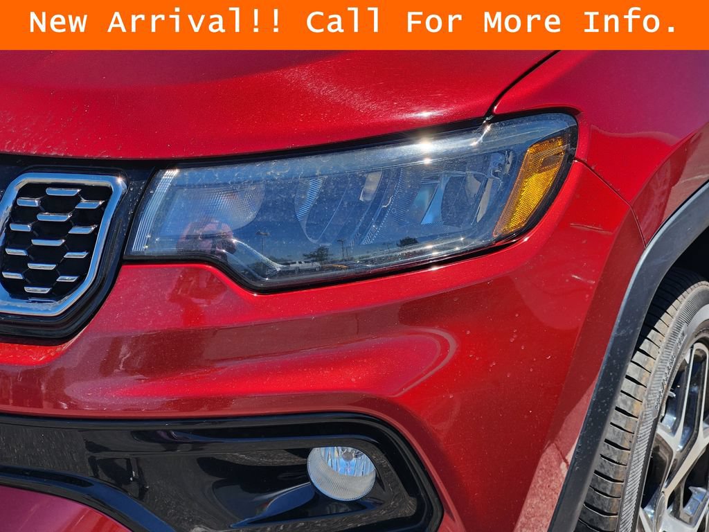 Used 2025 Jeep Compass Limited AWD/4WD image 8
