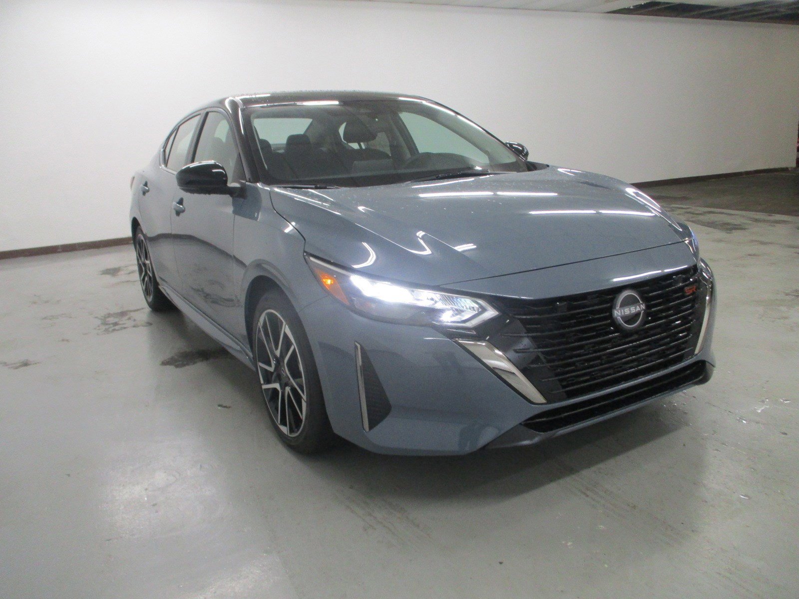 New 2025 Nissan Sentra SR image 3