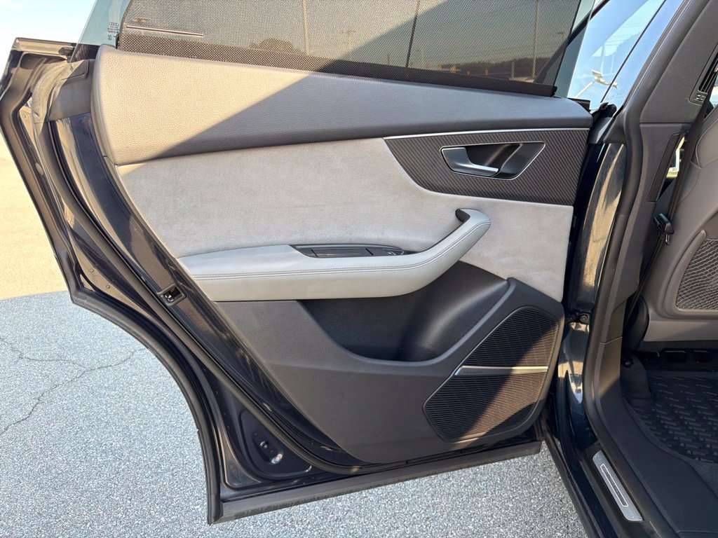 Used 2024 Audi SQ8 Prestige AWD/4WD image 17
