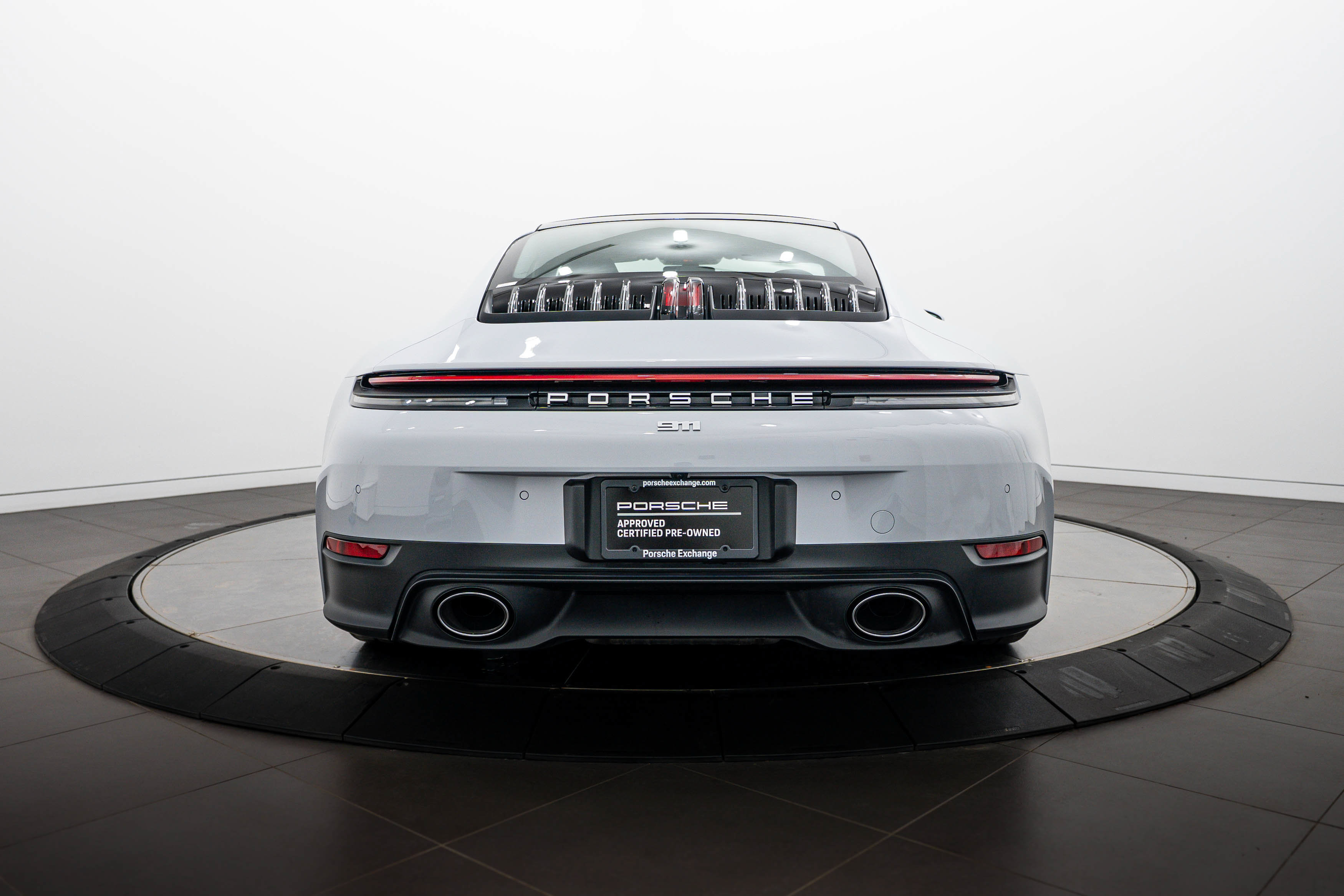 Certified 2025 Porsche 911 Carrera RWD image 6