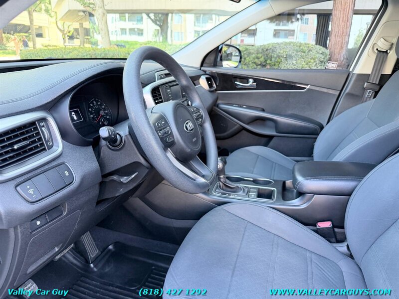 Used 2016 Kia Sorento FWD image 12