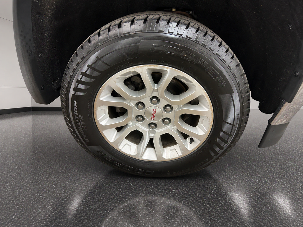 Used 2018 GMC Sierra 1500 SLE w/ SLE Value Package AWD/4WD image 32