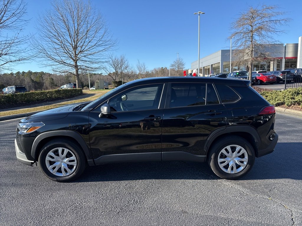 Used 2023 Toyota Corolla Cross L image 3