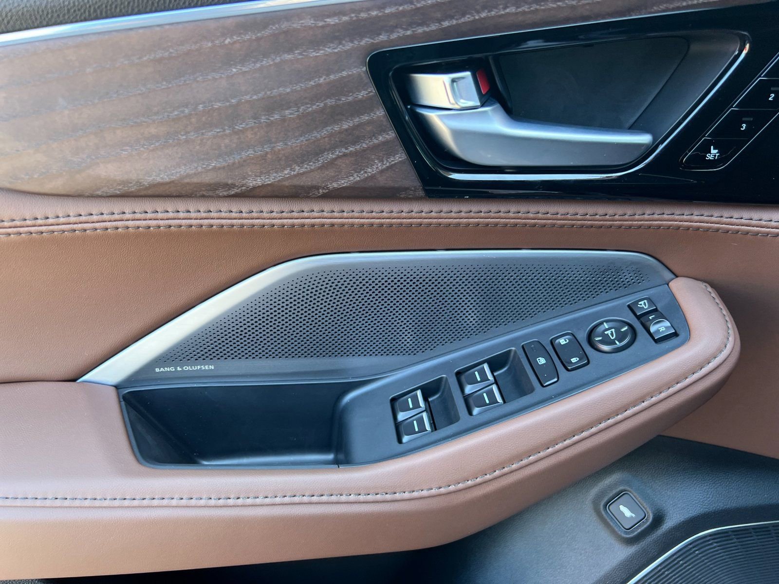 Used 2026 Acura MDX w/ Advance Package image 7