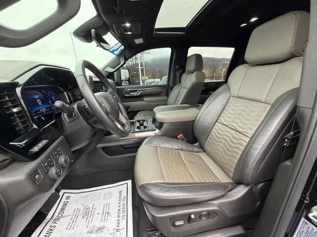 Used 2024 Chevrolet Silverado 2500 ZR2 w/ Technology Package AWD/4WD image 32