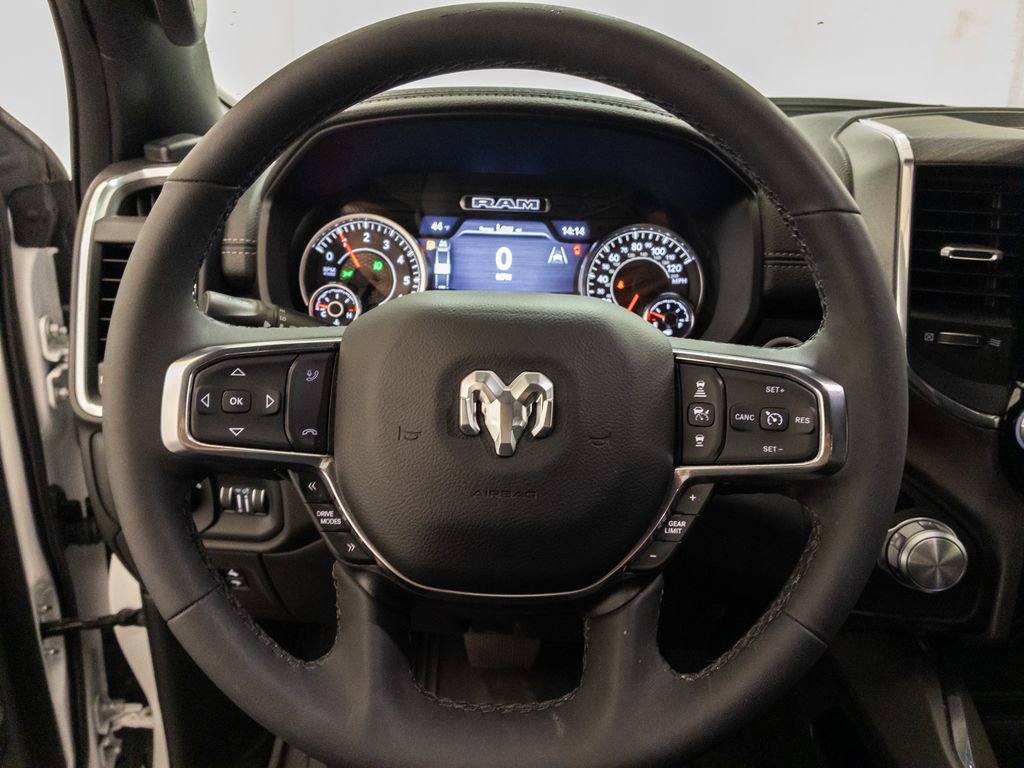 Used 2025 RAM 1500 Laramie AWD/4WD image 14