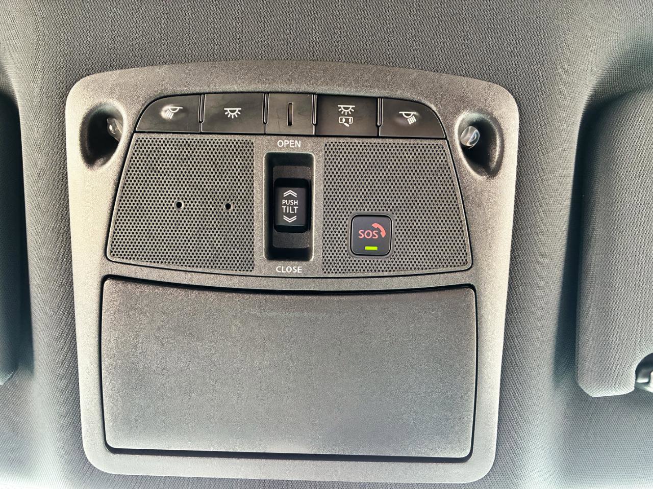 Used 2023 Nissan Maxima SR w/ Sport Mat Group image 11
