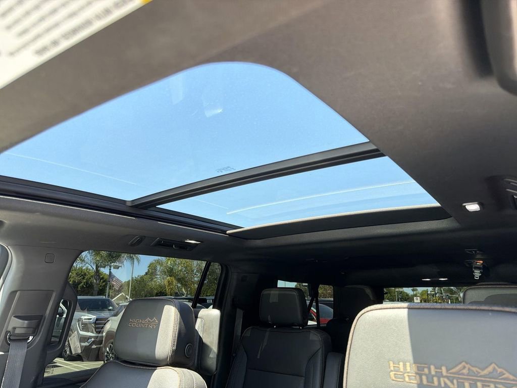 Used 2023 Chevrolet Suburban High Country image 6