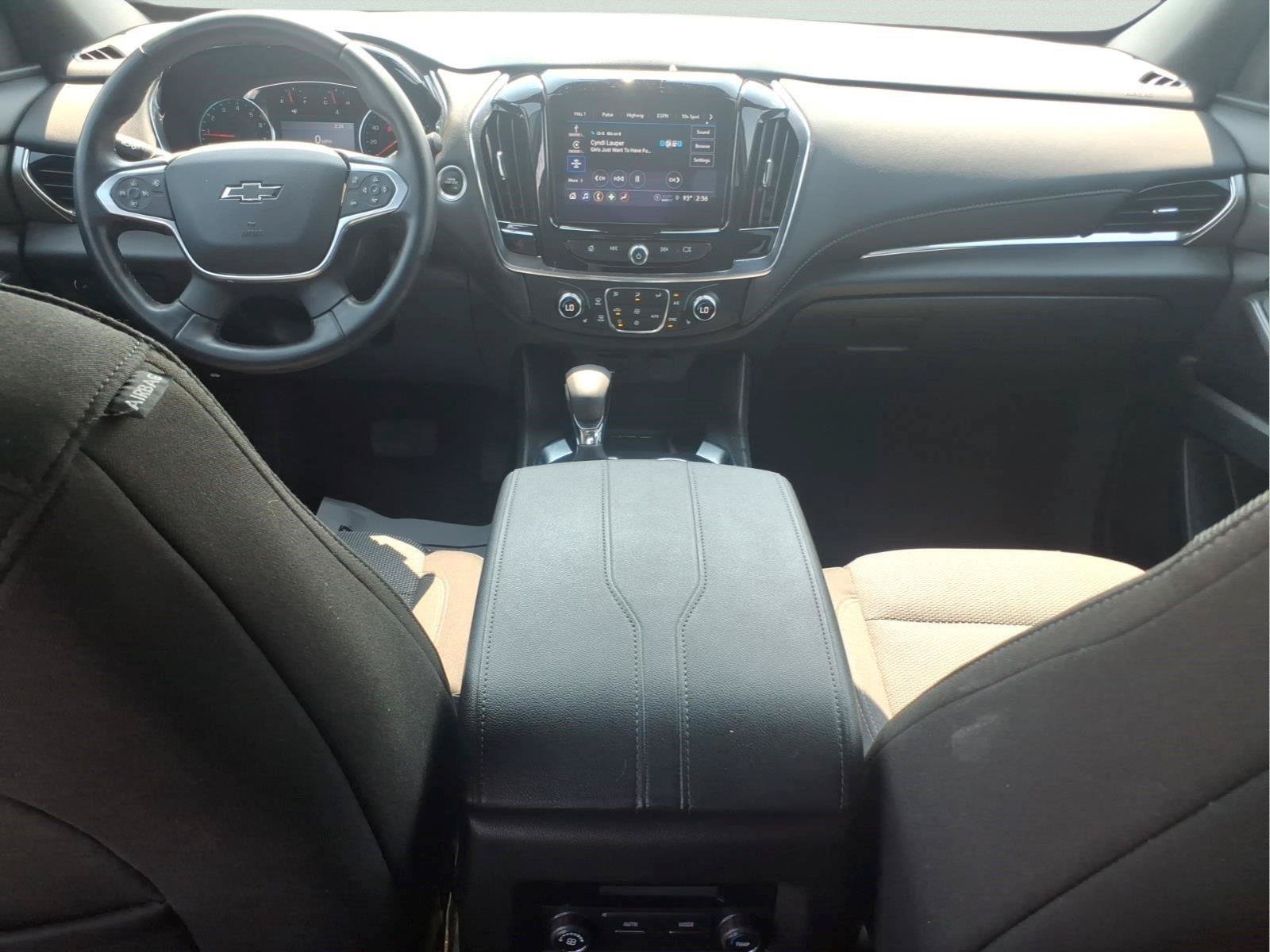 Used 2023 Chevrolet Traverse LT FWD image 15