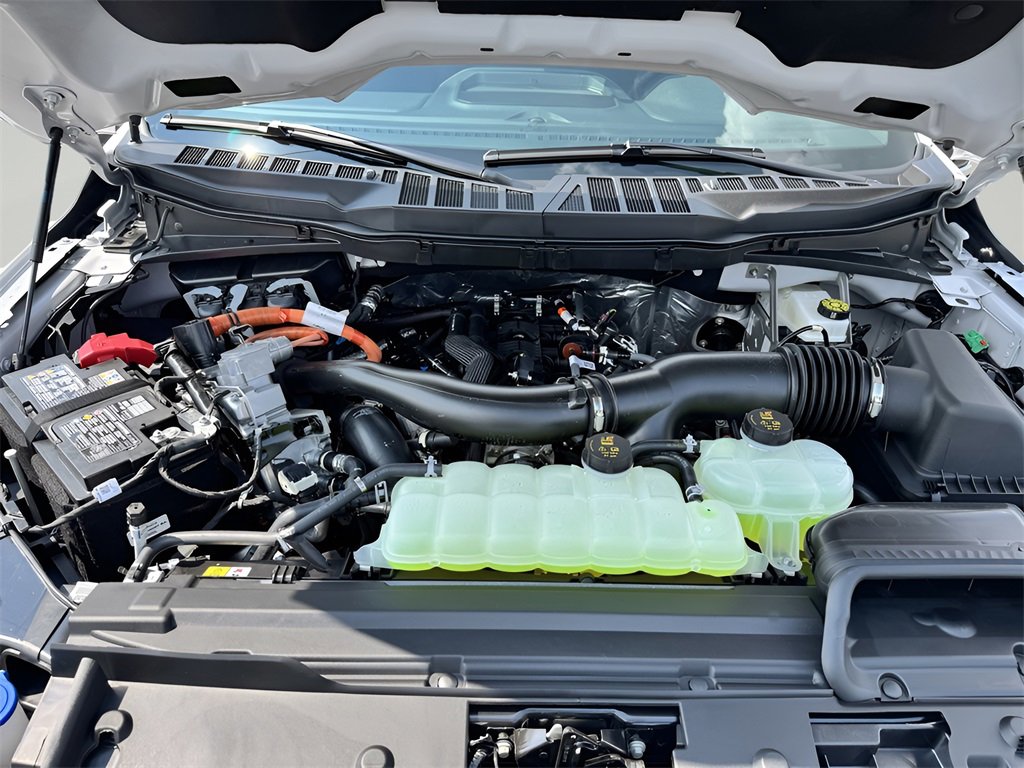 New 2025 Ford F150 Lariat w/ Equipment Group 501A Mid image 9