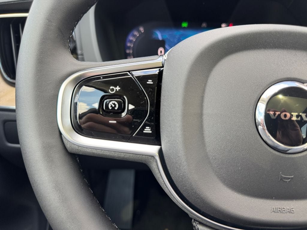 New 2026 Volvo XC60 T8 Ultra w/ Protection Package Premier AWD/4WD image 15