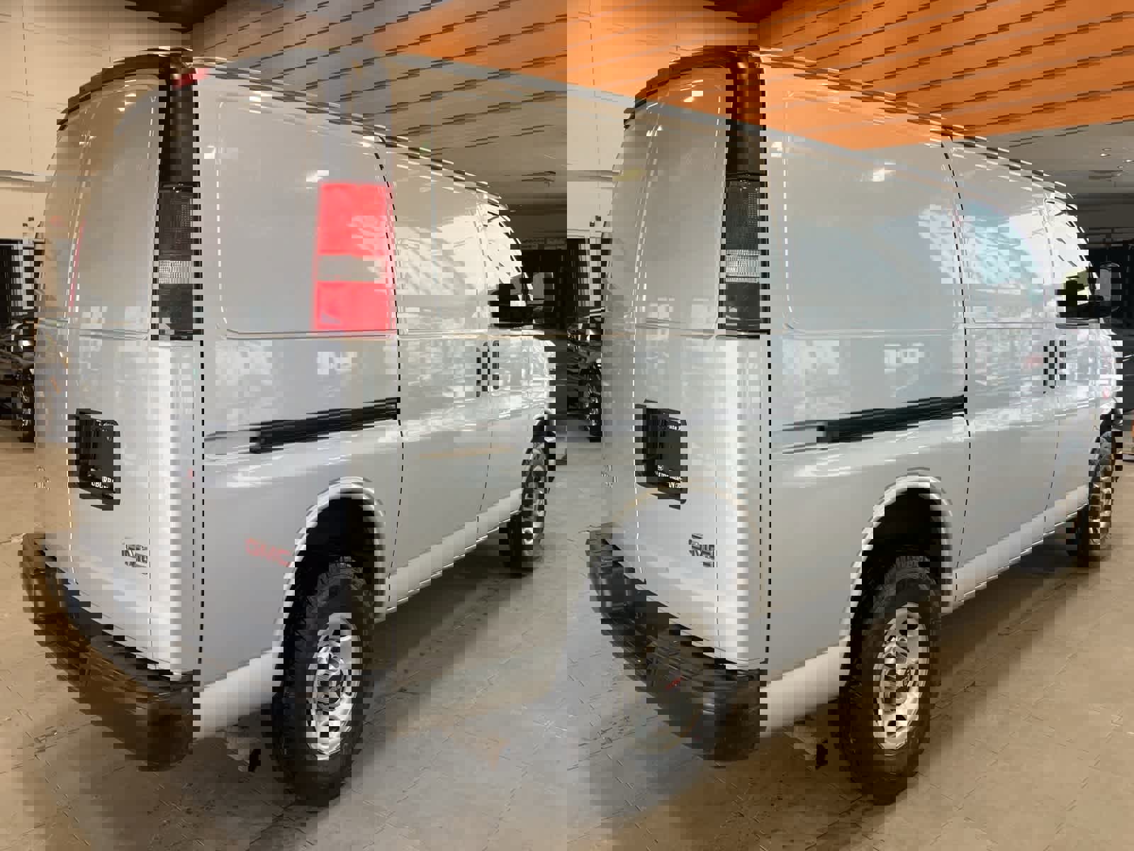 Used 2021 GMC Savana 2500 w/ Driver Convenience Package image 5