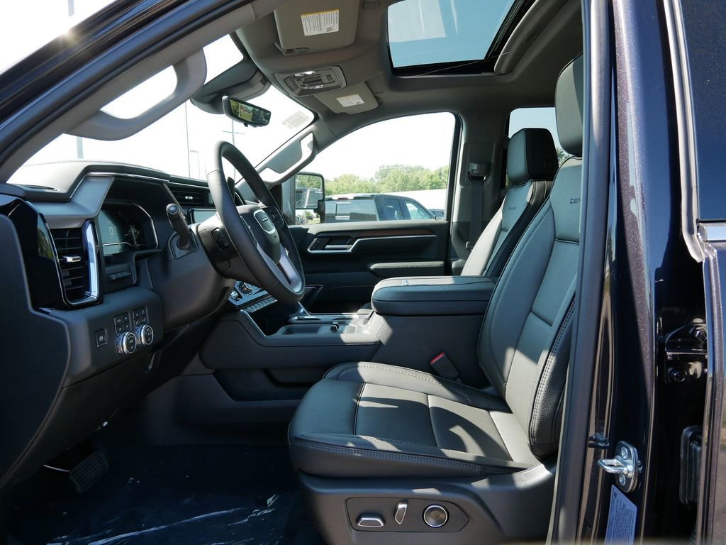 New 2025 GMC Sierra 3500 Denali w/ Denali Reserve Package image 7