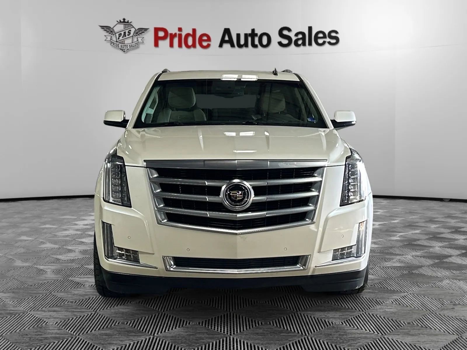 Used 2015 Cadillac Escalade ESV Premium AWD/4WD image 2