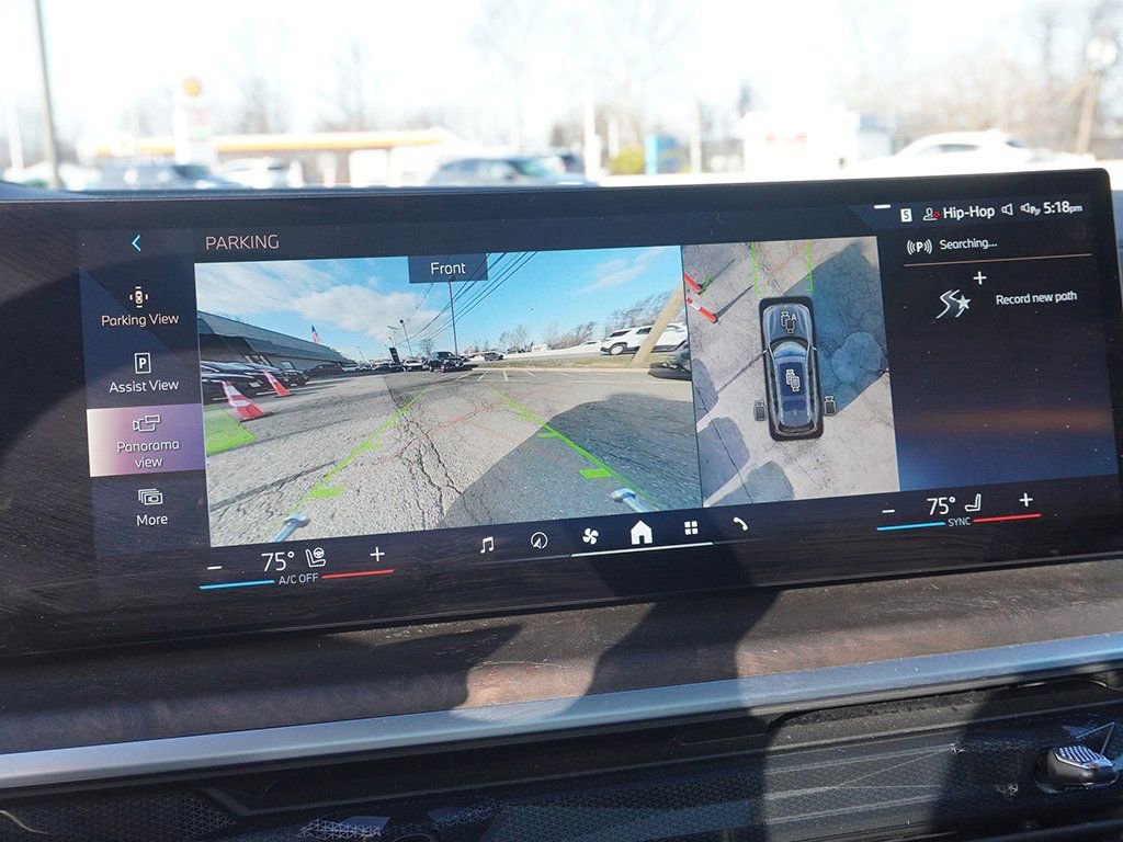 Used 2025 BMW X7 xDrive40i w/ Premium Package image 51