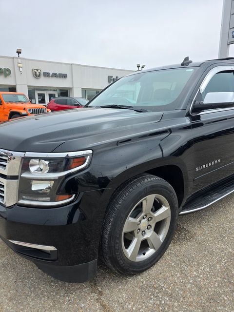 Used 2017 Chevrolet Suburban Premier image 3