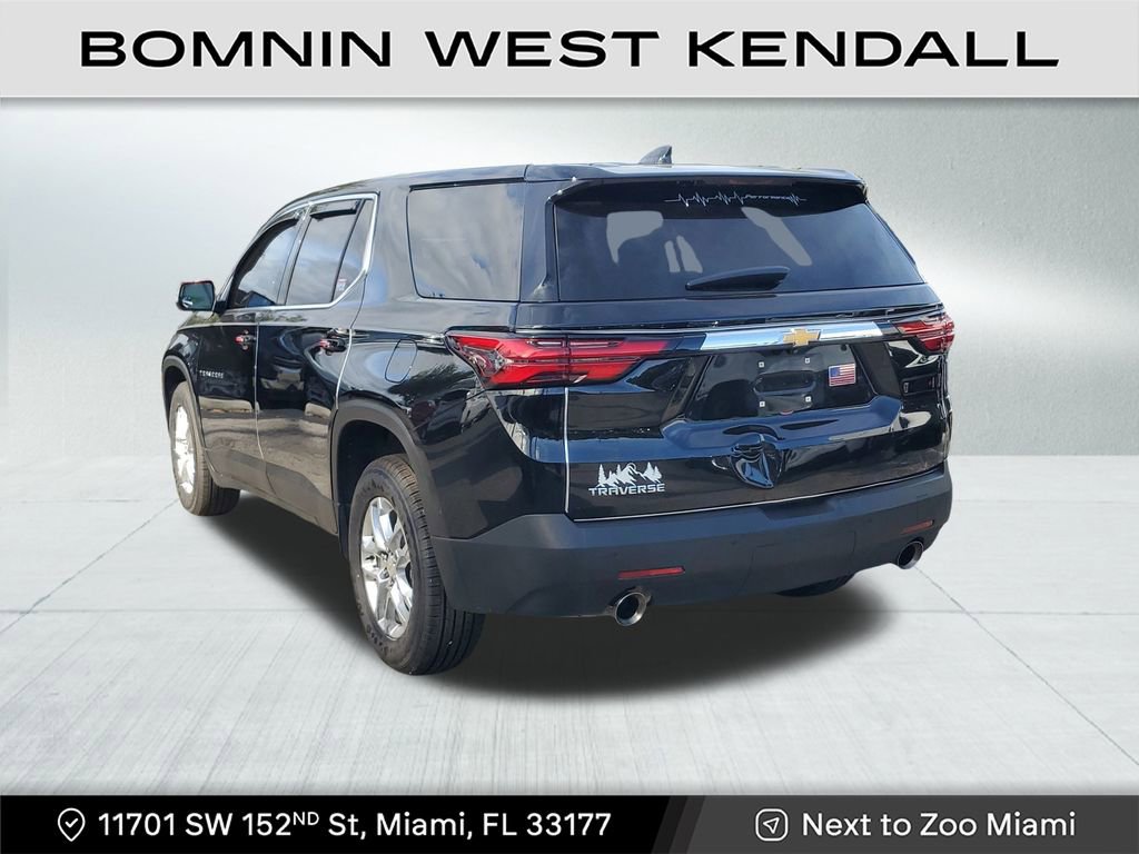 Used 2023 Chevrolet Traverse LS w/ Safety Package image 5