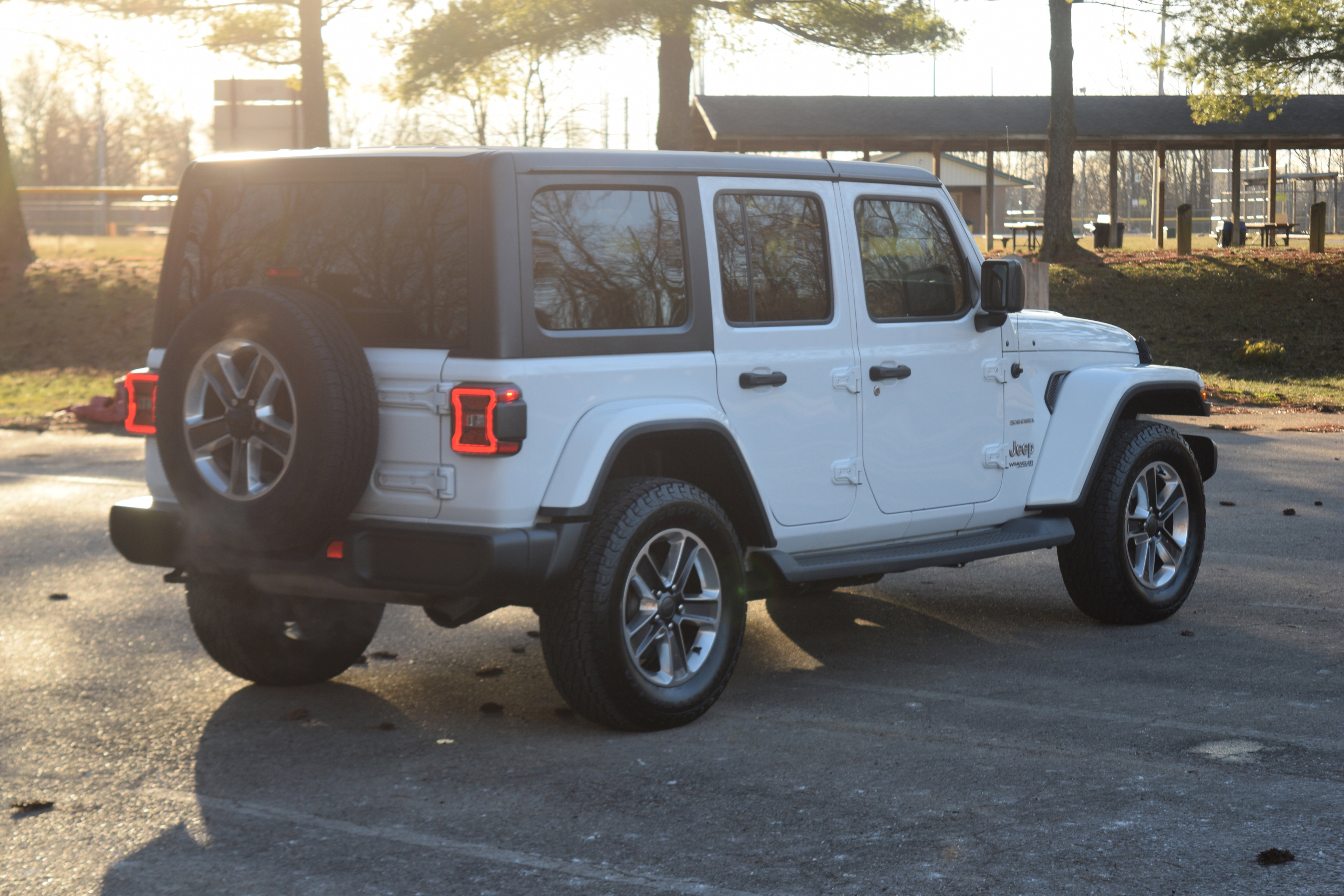 Used 2018 Jeep Wrangler Unlimited Sahara image 24