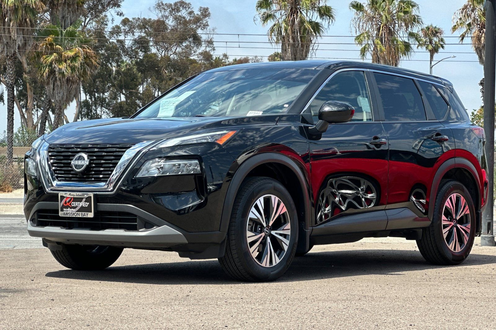 Used 2023 Nissan Rogue SV image 8