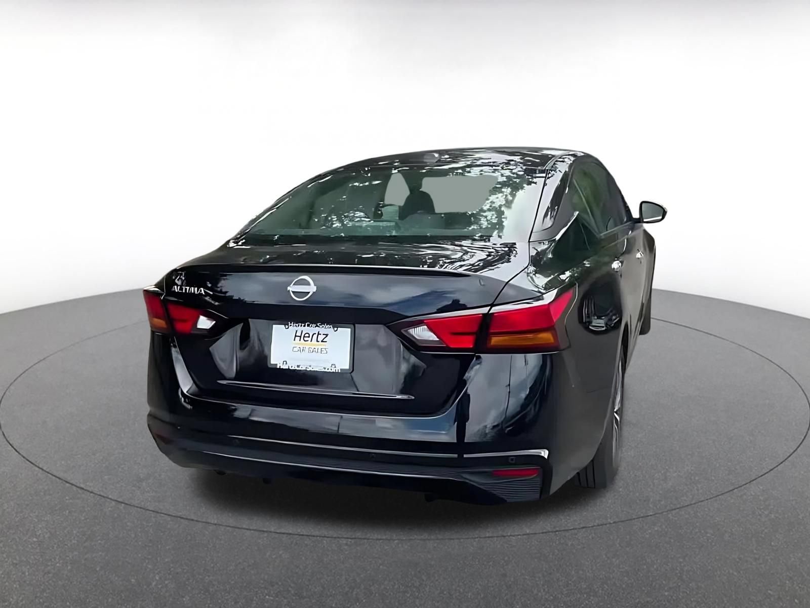 Used 2025 Nissan Altima 2.5 SV FWD image 9