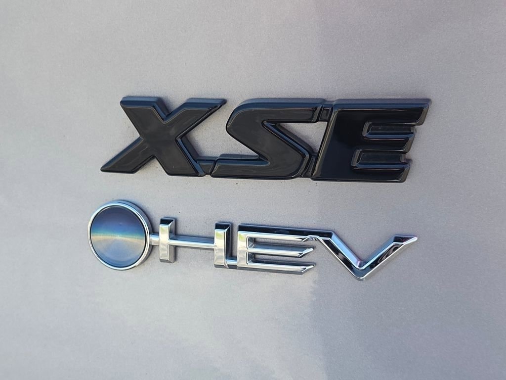 Used 2025 Toyota RAV4 XSE w/ Weather Package image 29