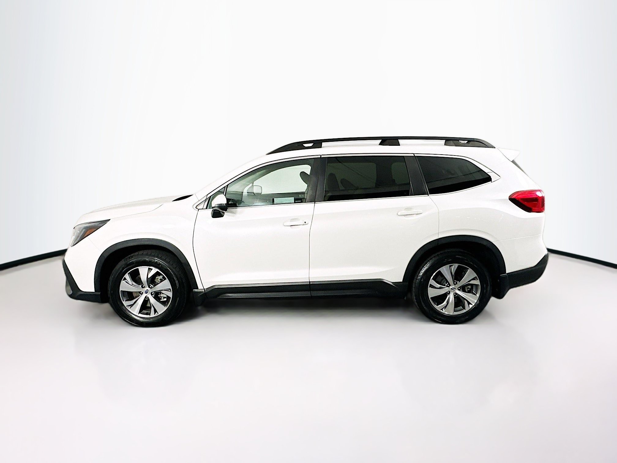 Used 2023 Subaru Ascent Premium w/ Convenience Package AWD/4WD image 4