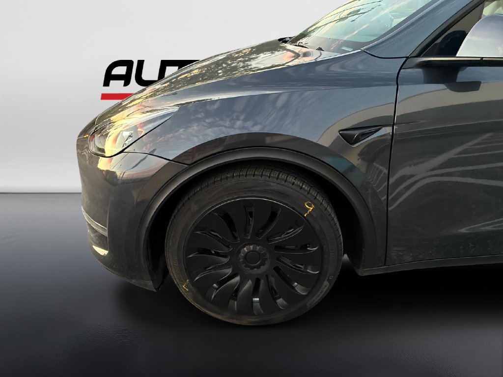 Used 2023 Tesla Model Y Long Range AWD/4WD image 9