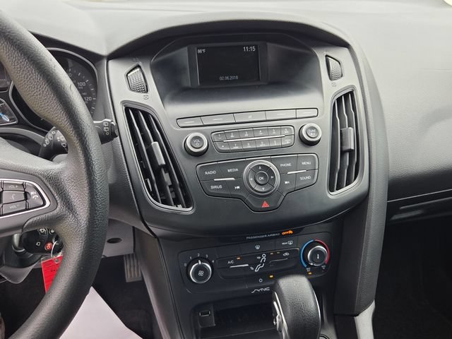Used 2018 Ford Focus SE FWD image 16