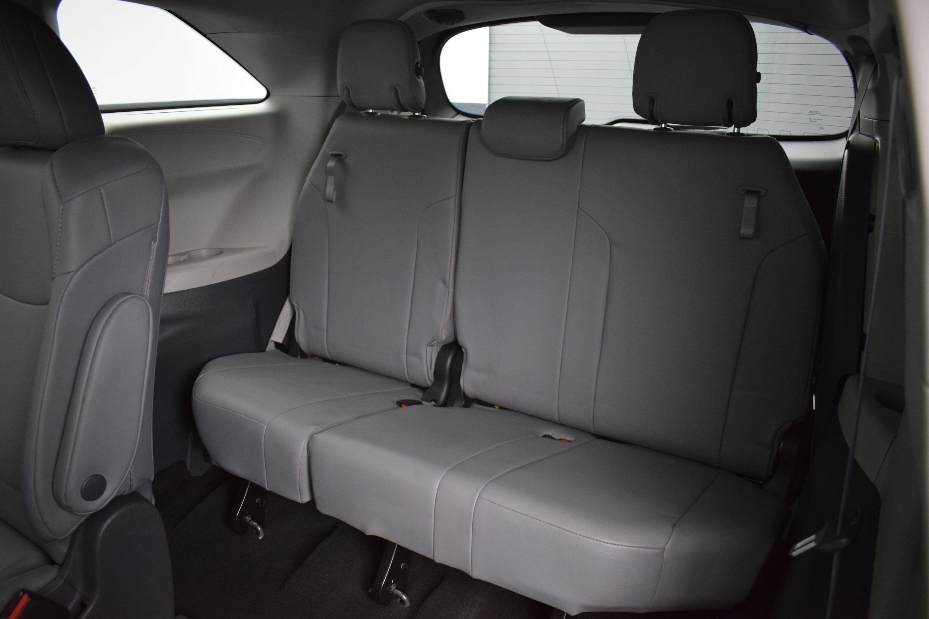 Used 2021 Toyota Sienna XLE FWD image 14