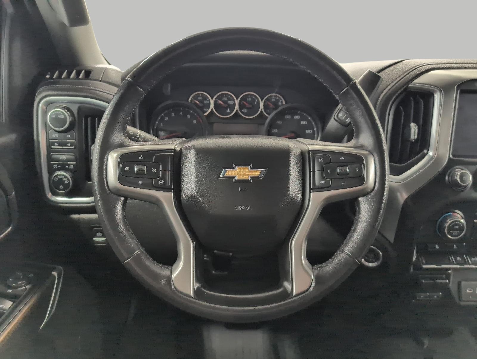 Used 2022 Chevrolet Silverado 1500 LT AWD/4WD image 5