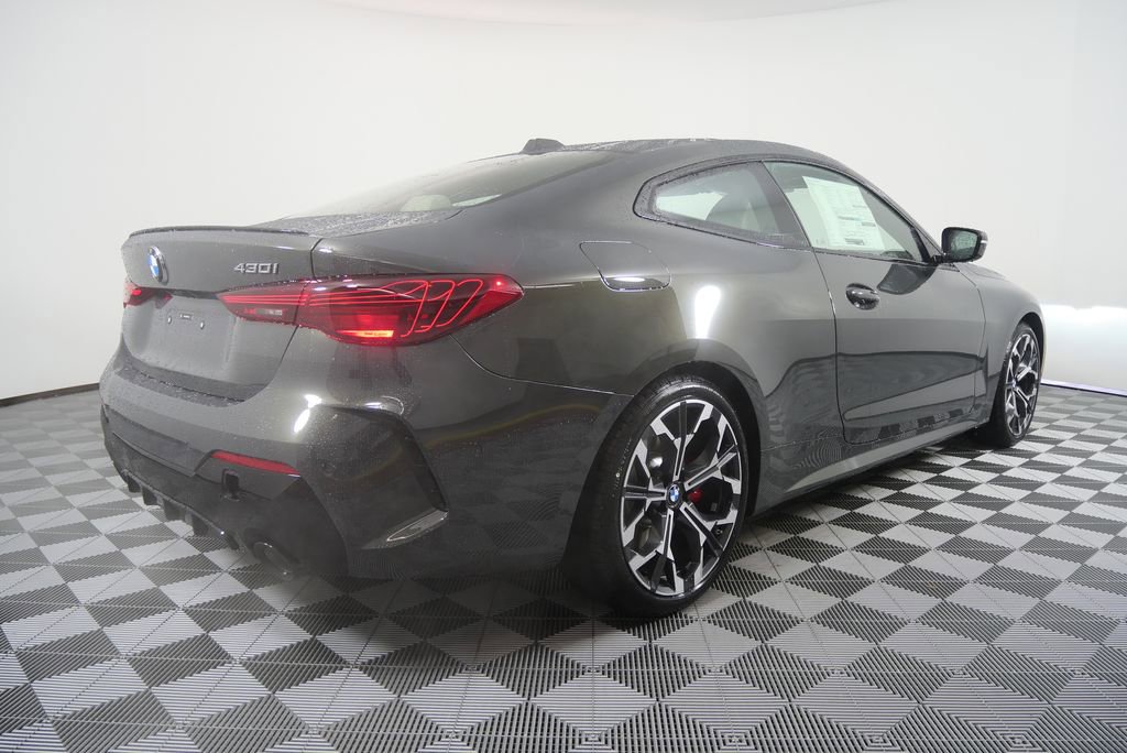 New 2026 BMW 430i Coupe image 3